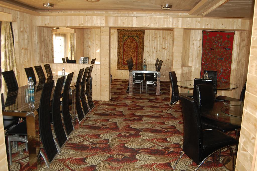 Hotel Zahgeer Continental 古尔马尔格 客房 照片