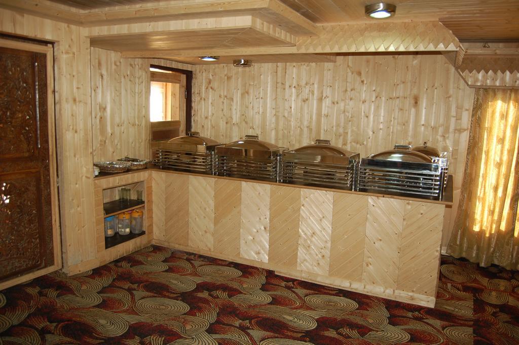 Hotel Zahgeer Continental 古尔马尔格 客房 照片